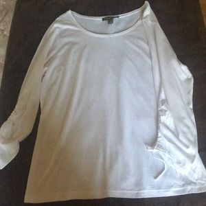 Women’s white top Tommy Bahama